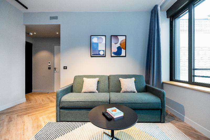 Staycity Aparthotels Paris La Defense image