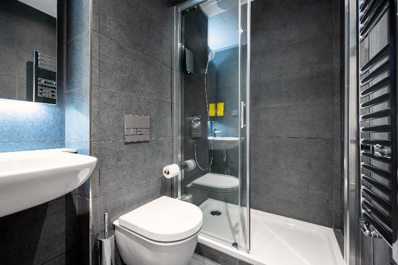 Staycity Aparthotels Paris La Defense image