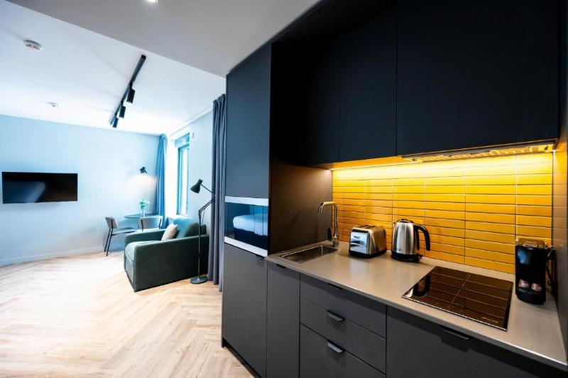 Staycity Aparthotels Paris La Defense image