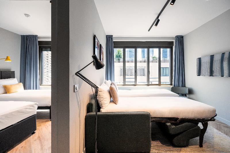 Staycity Aparthotels Paris La Defense image