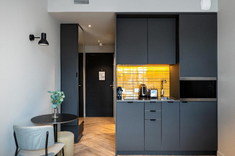 Staycity Aparthotels Paris La Defense image