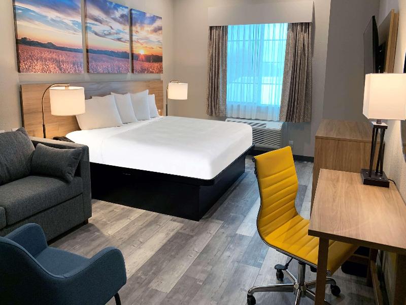 Days Inn & Suites By Wyndham Greater Tomball image