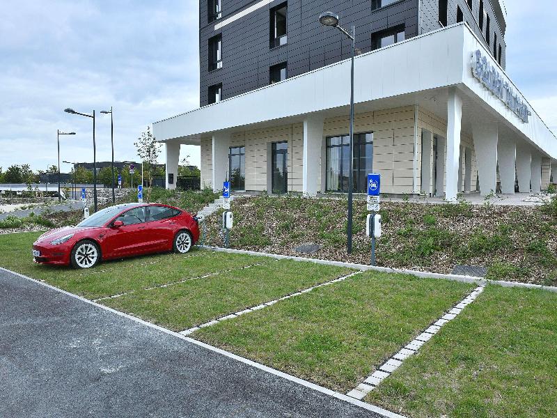 Golden Tulip Reims image