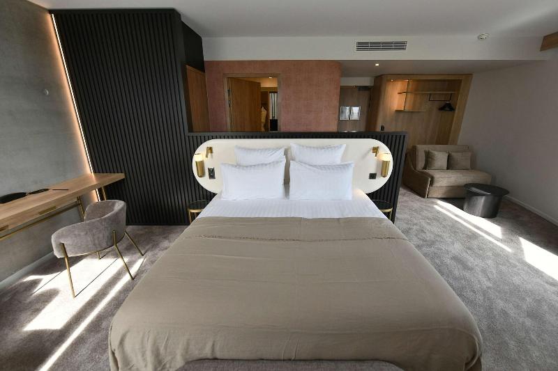Golden Tulip Reims image