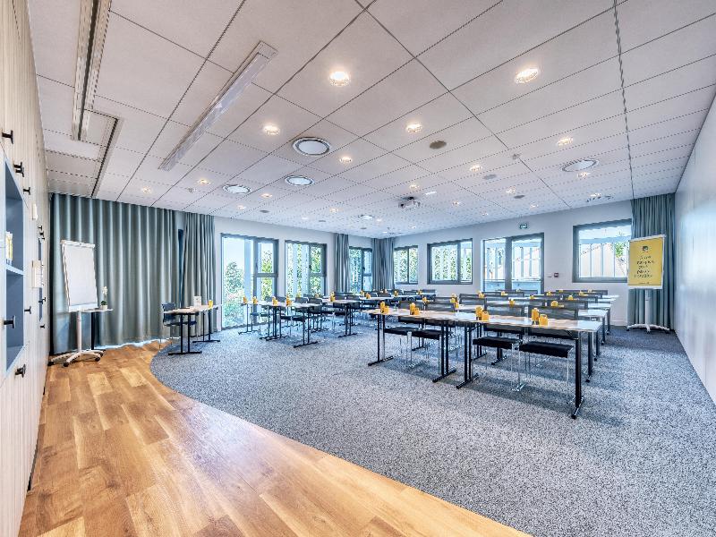 Golden Tulip Lyon Ouest Techlid - Hotel & Spa image