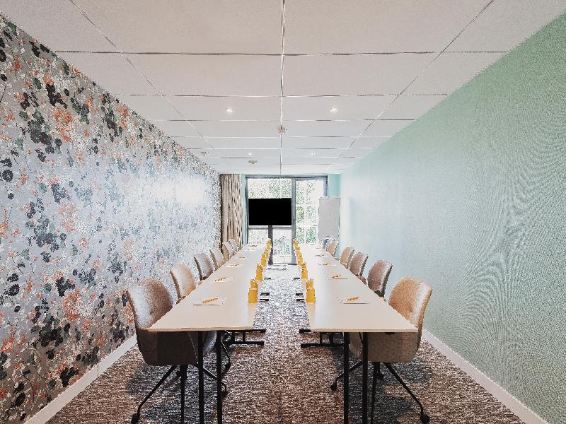 Golden Tulip Lyon Ouest Techlid - Hotel & Spa image