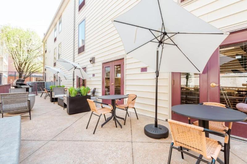 CozySuites Central West End image