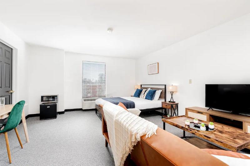 CozySuites Central West End image