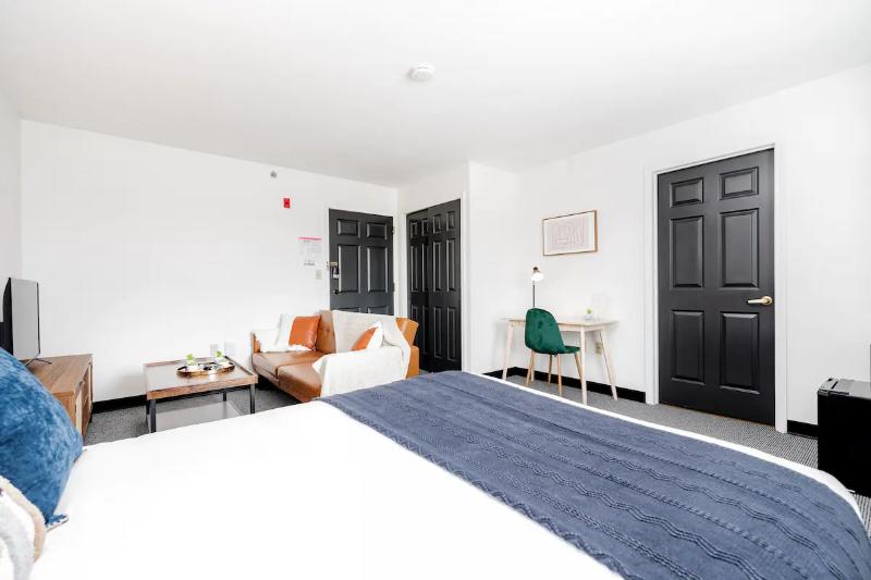CozySuites Central West End image