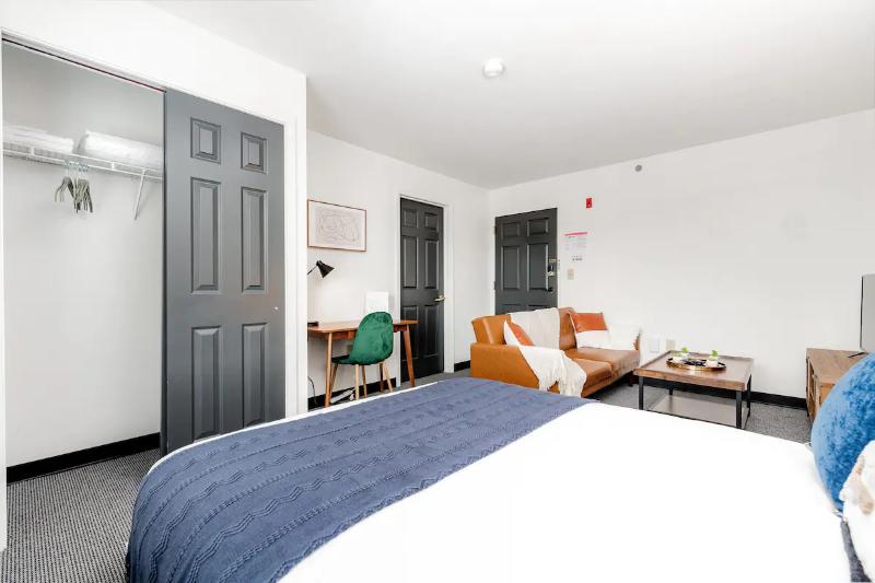CozySuites Central West End image