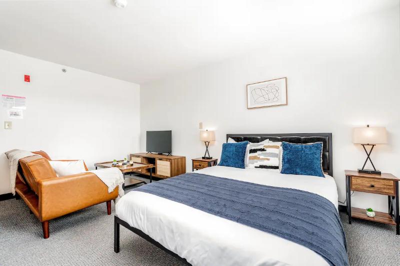 CozySuites Central West End image