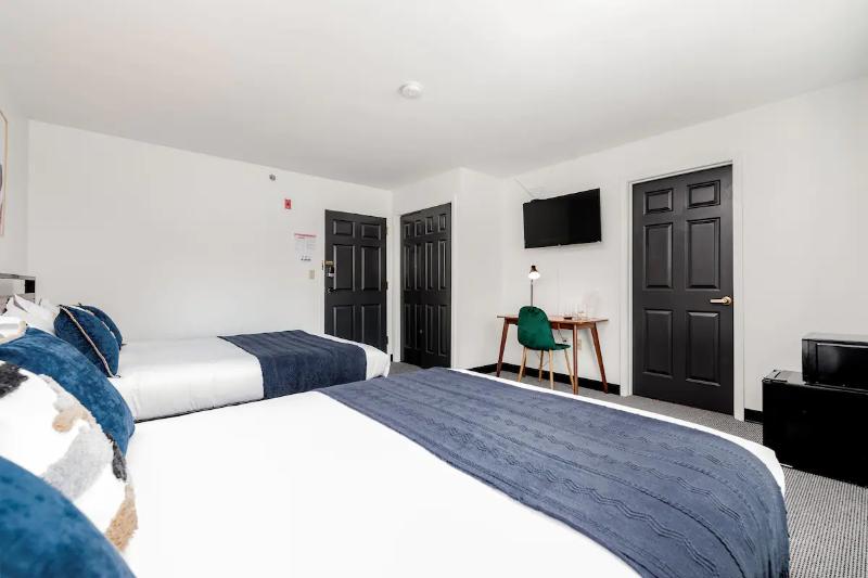 CozySuites Central West End image