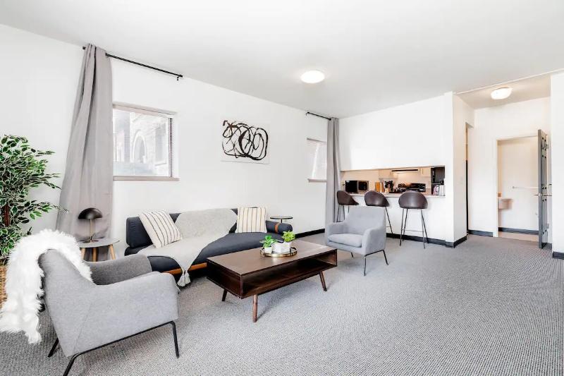 CozySuites Central West End image