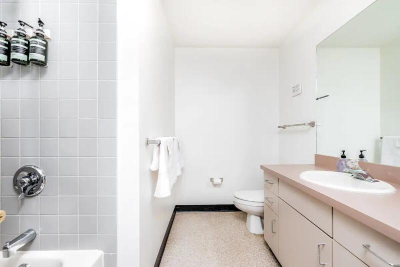 CozySuites Central West End image