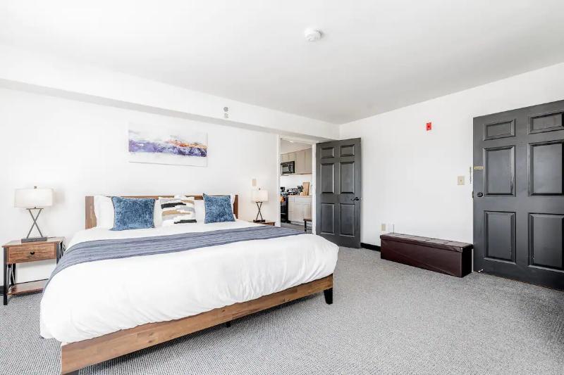 CozySuites Central West End image