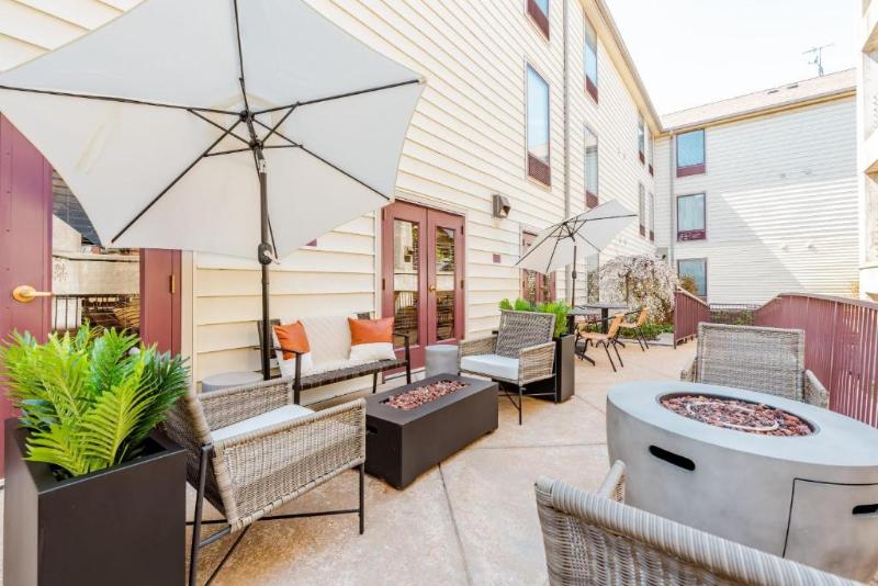 CozySuites Central West End image
