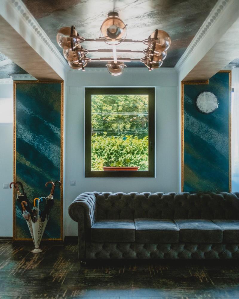 Lobby & Reception