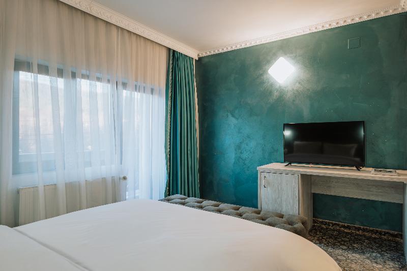 Suru Hotel image