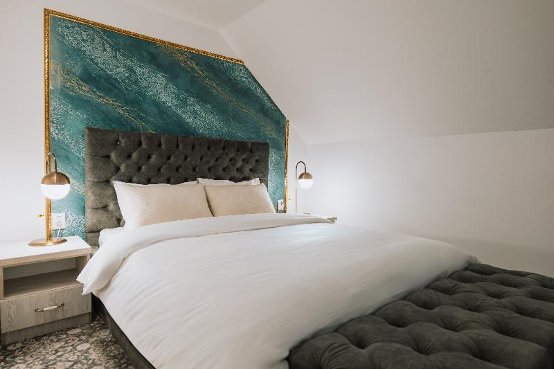 Suru Hotel image