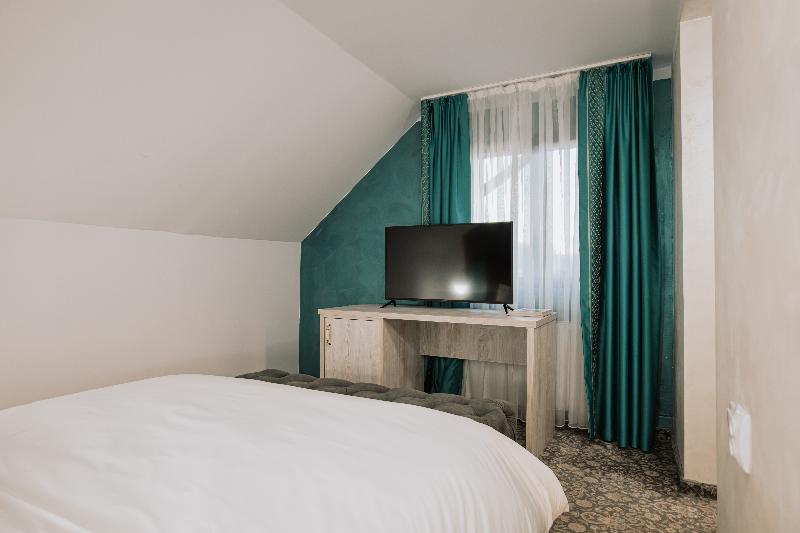Suru Hotel image