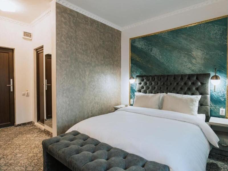 Suru Hotel image