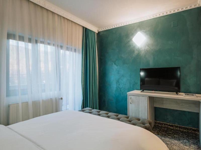 Suru Hotel image