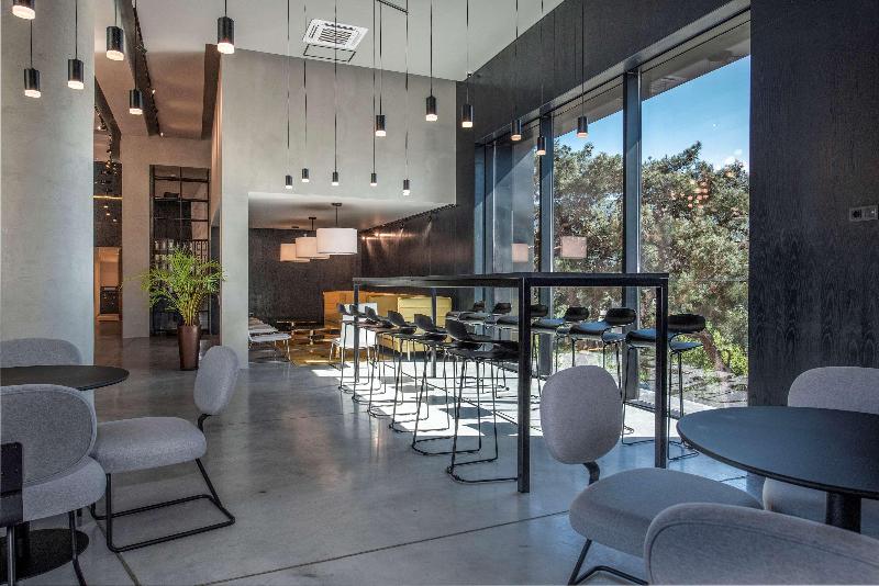 Golden Tulip Design Tbilisi image
