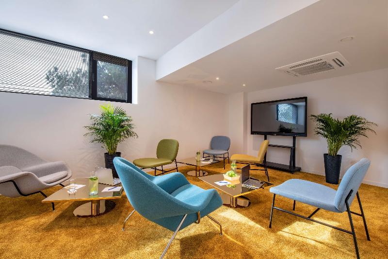 Golden Tulip Design Tbilisi image