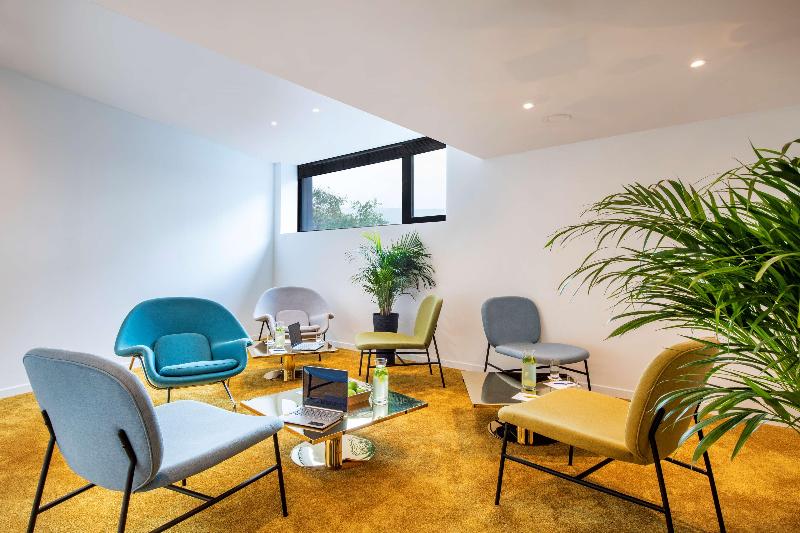 Golden Tulip Design Tbilisi image