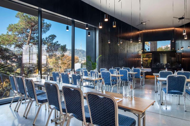 Golden Tulip Design Tbilisi image