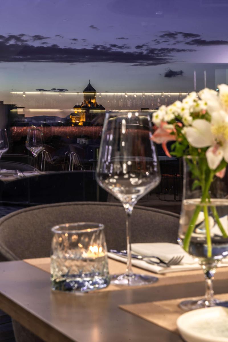 Golden Tulip Design Tbilisi image