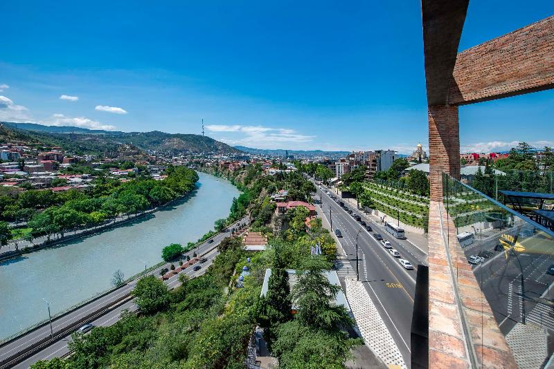 Golden Tulip Design Tbilisi image