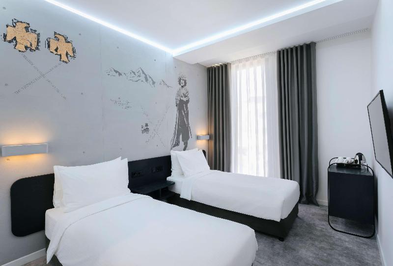 Golden Tulip Design Tbilisi image