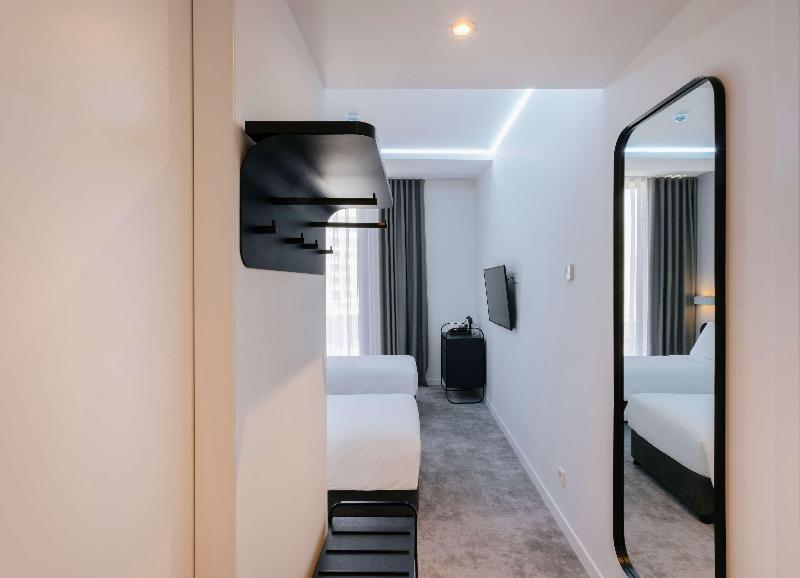 Golden Tulip Design Tbilisi image