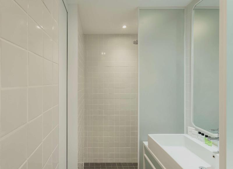 Golden Tulip Design Tbilisi image