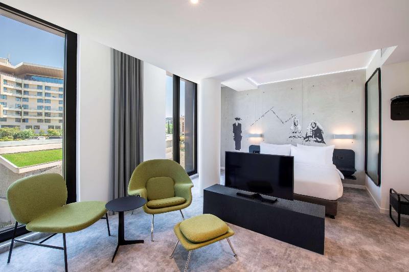 Golden Tulip Design Tbilisi image