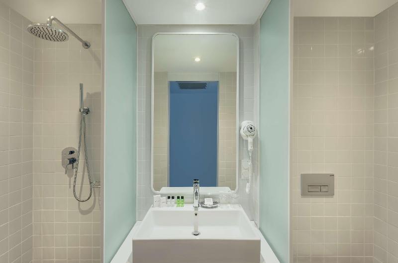 Golden Tulip Design Tbilisi image