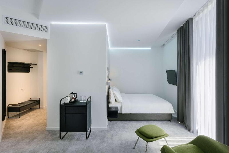 Golden Tulip Design Tbilisi image