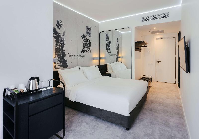 Golden Tulip Design Tbilisi image