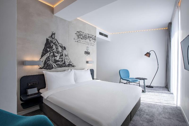 Golden Tulip Design Tbilisi image