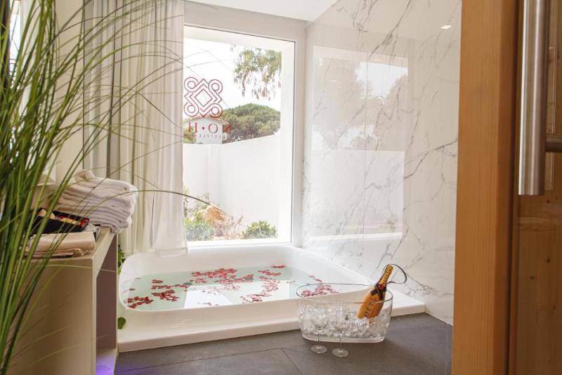 Noha Lifestyle Hotel - Adults Only 4