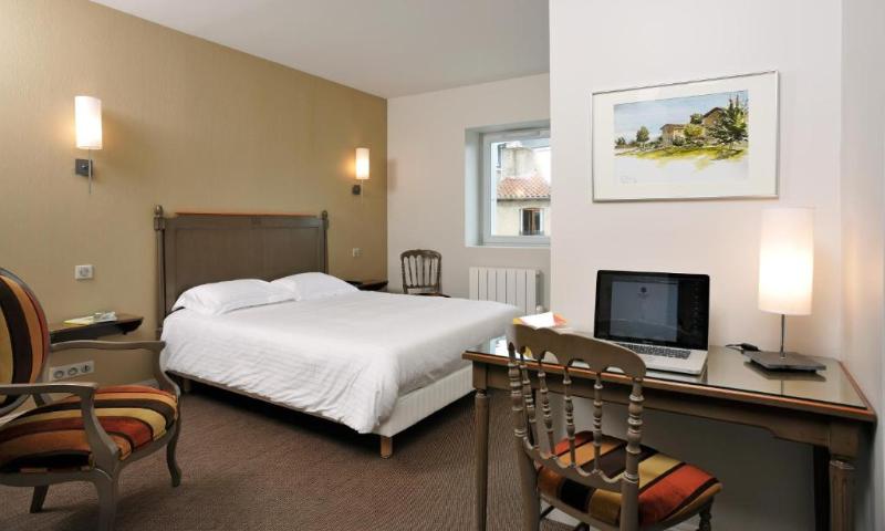 Logis Hostellerie du Forez image