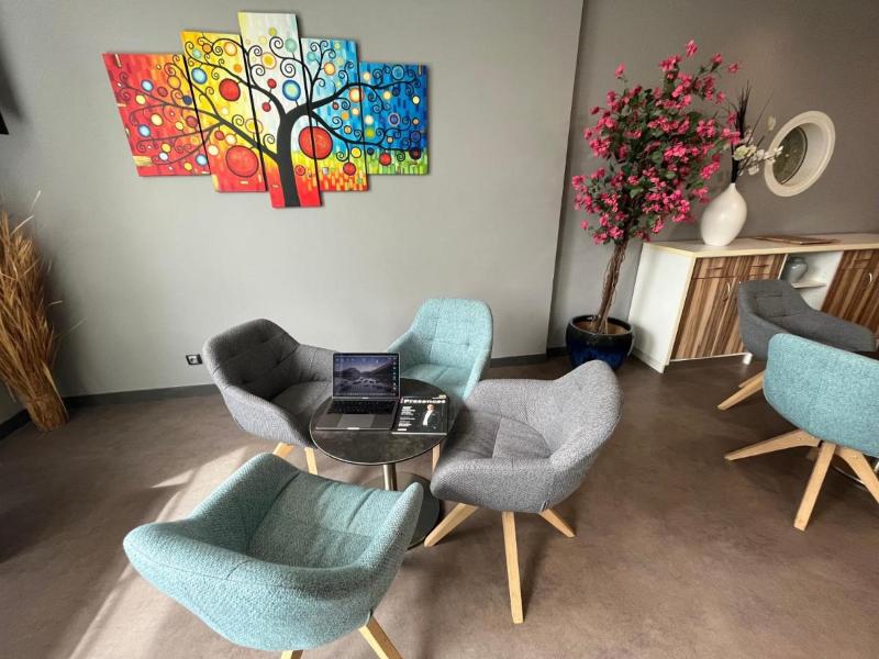 Logis Hotel le Neron image
