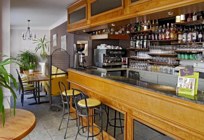 Logis Hotel Cazes - A. Arazat image