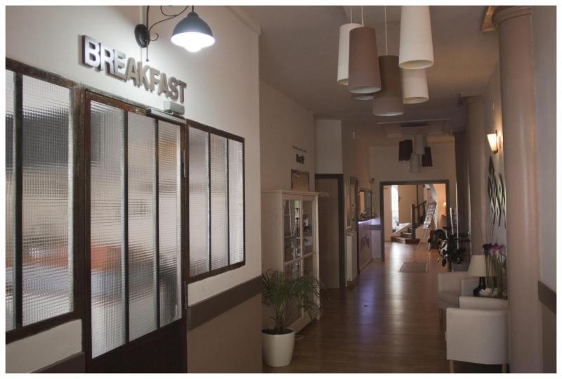 Logis Hotel le Castel Fleuri image