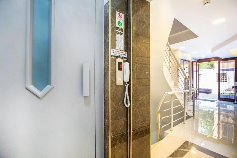 Blue Marmara Suites image