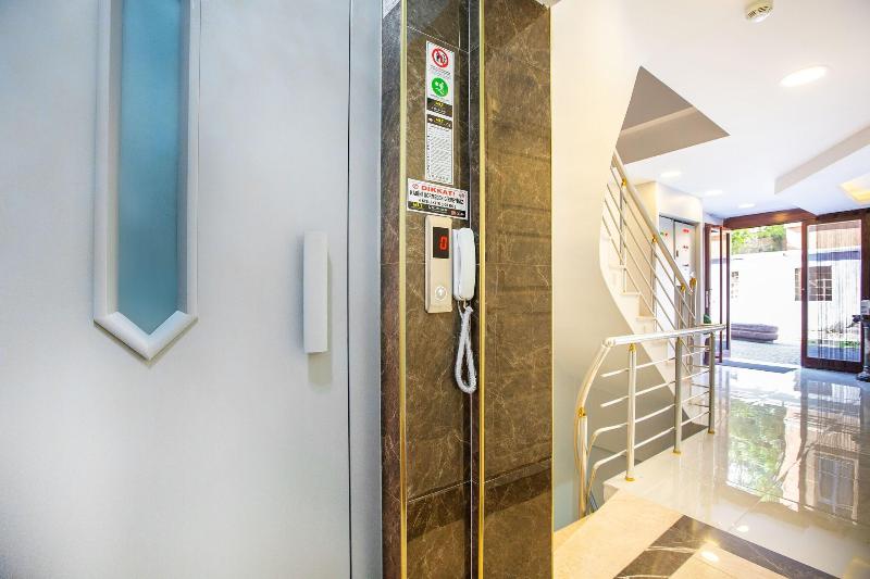 Blue Marmara Suites image