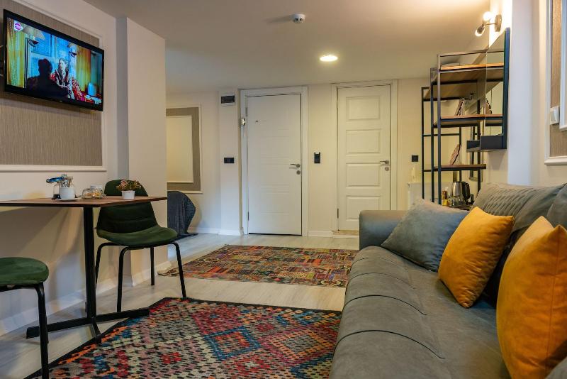 Blue Marmara Suites image