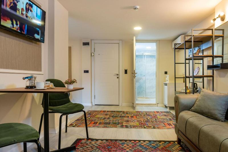 Blue Marmara Suites image