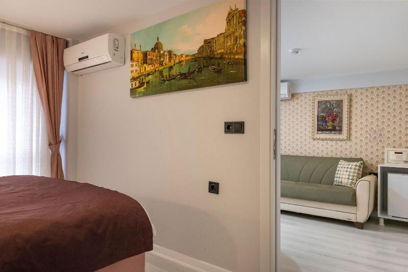 Blue Marmara Suites image